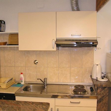 Studio Apartments Fabjanac โตรกีร์ ภายนอก รูปภาพ