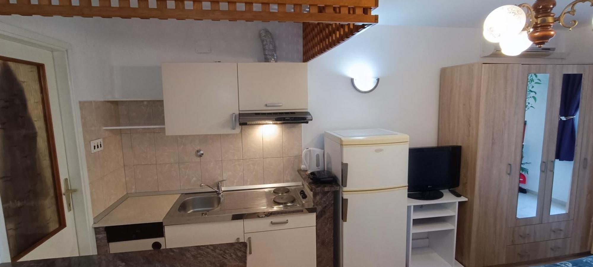 Studio Apartments Fabjanac โตรกีร์ ภายนอก รูปภาพ