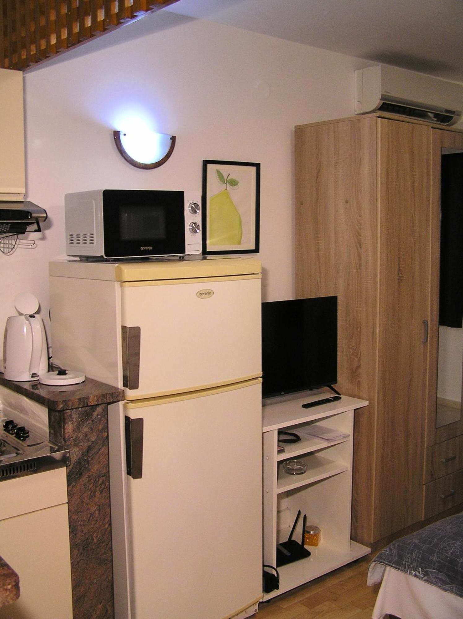 Studio Apartments Fabjanac โตรกีร์ ภายนอก รูปภาพ